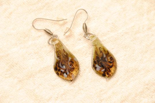 Glas Ohrhänger aus Muranoglas goldfarben Glasanhänger Blatt Form