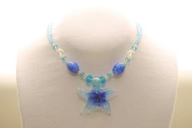 Perlenkette aus Glas mit Muranoglas Seestern Anhänger in blau